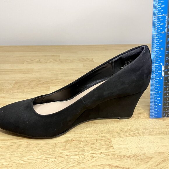NWT Kelly and Katie Black Wedges Suede Size 10 - Picture 4 of 6